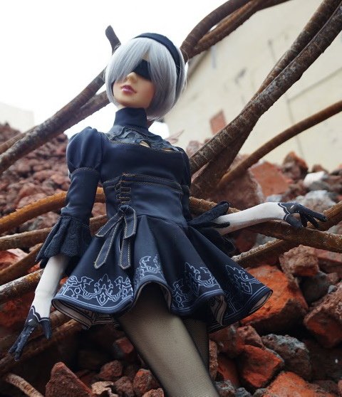 《尼爾：自動人形》-- 2B ‧ 廢墟