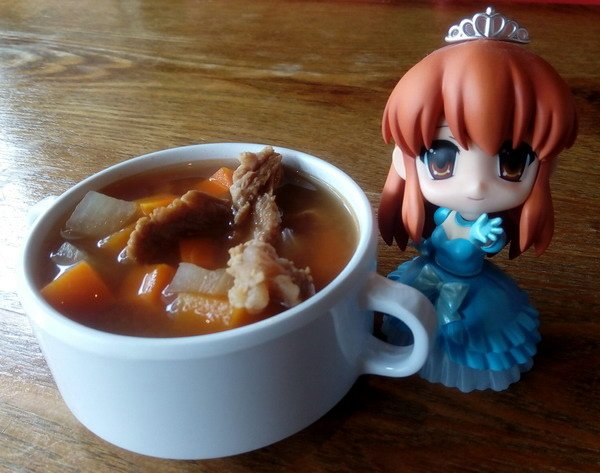 ねんどろいど -- 朝比奈みくる吃牛排