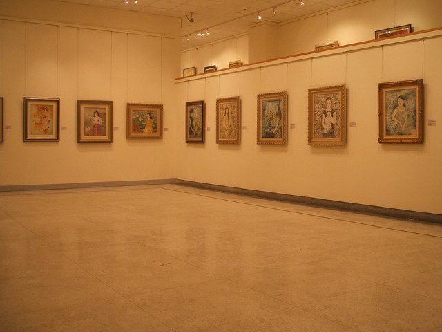 帶著美女逛畫展