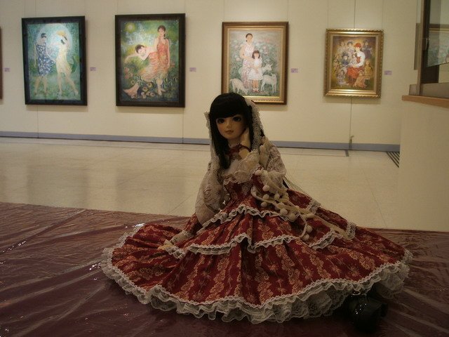 帶著美女逛畫展