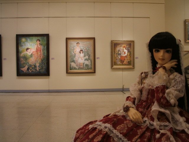 帶著美女逛畫展