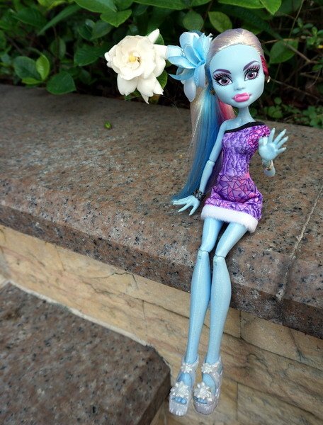 Monster High 雪怪之女 -- 艾比．波米奈