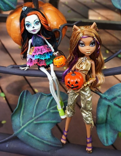 Monster High 骷顱女 &amp; 狼女的萬聖節