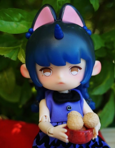 自然秘境 -- 中秋狼少女
