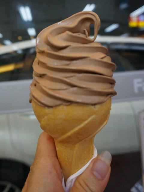 140808便利商店霜淇淋大對決 %26; 夜市魷魚大車拼 (2).jpg
