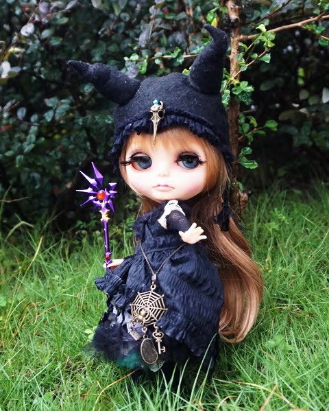 傲嬌魔女