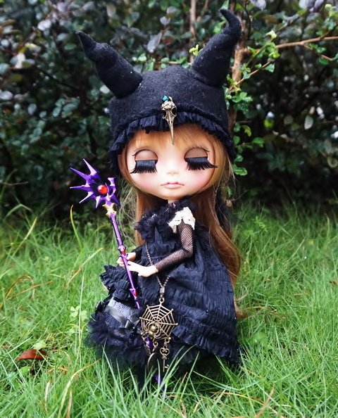 傲嬌魔女