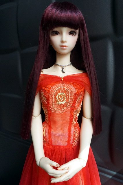 艷紅色蕾絲淑女洋裝