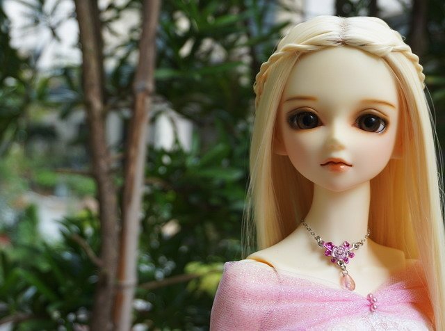 淡粉色蕾絲淑女洋裝