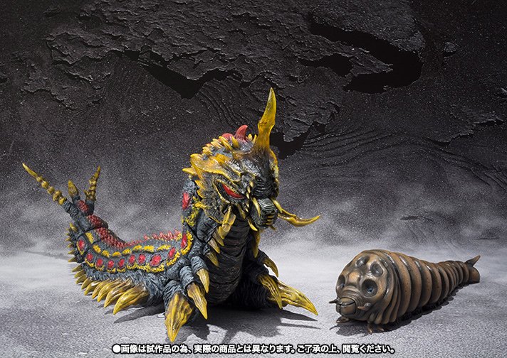 sh-monsterarts-mothra-battra-set-02.jpg