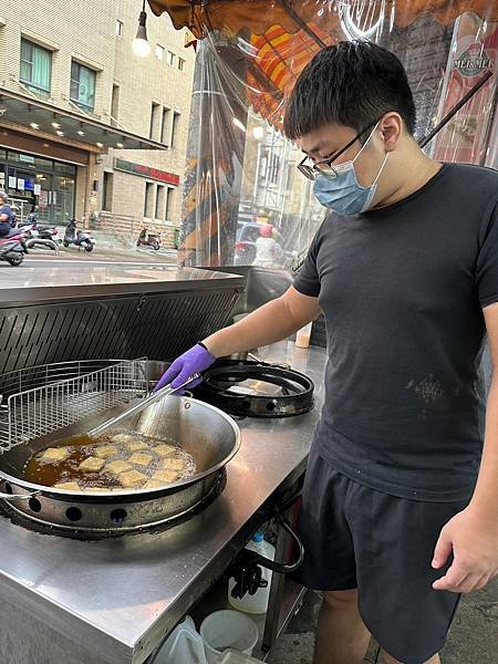 Taichung台中太平東東餅|臭豆腐|麵線糊|平價素食美食