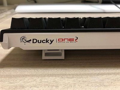 Ducky One 2黑白側面LOGO.jpeg