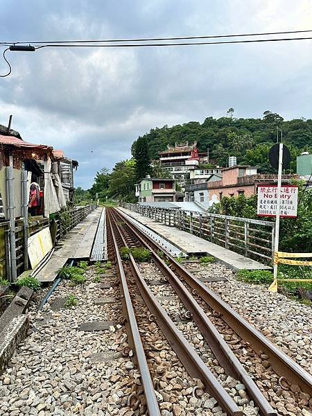 新北市平溪天燈「祈福燈」或「平安燈」全台最老郵筒 十分、菁桐