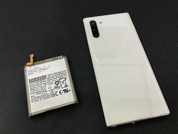 NOTE10LITE換電池.jpg