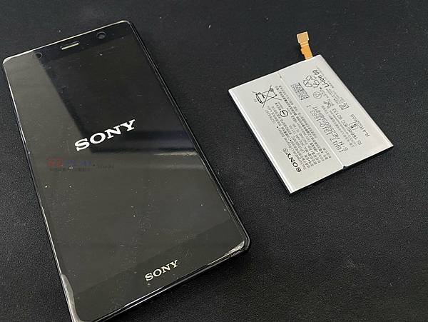 SONY XZ2P電池更換.jpg