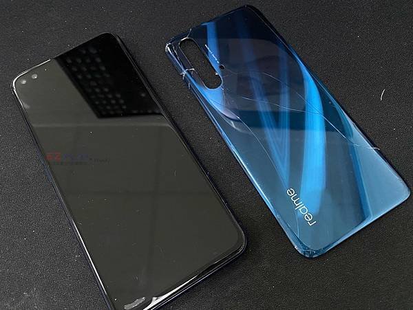 realme X3 後蓋破裂.jpg