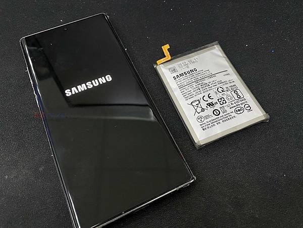 三星 NOTE10+電池膨脹.jpg