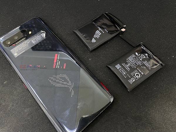 ASUS ROG5電池膨脹.jpg