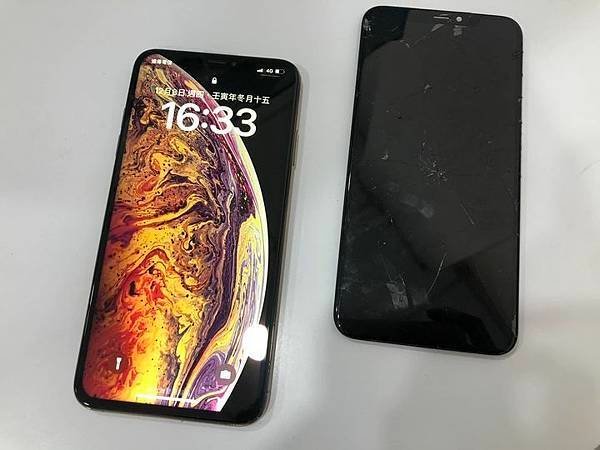 IPhone XS Max螢幕破裂受潮不顯示.jpg