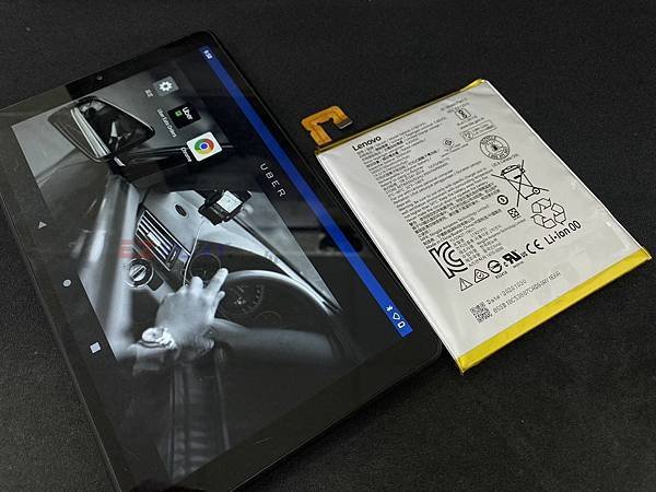 Lenovo Tab M8電池膨脹1.jpg