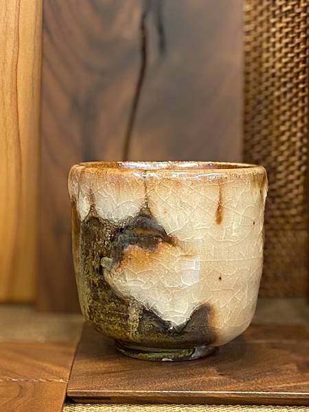志野釉柴燒水杯-5.jpg