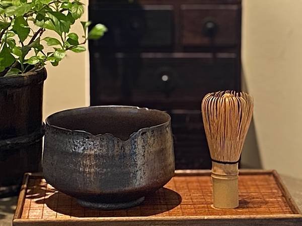 A90康嘉良墨金茶碗。水方-6.jpg