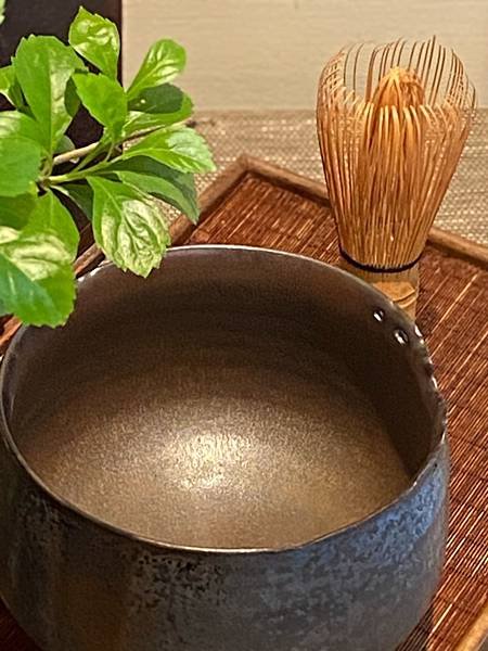 A90康嘉良墨金茶碗。水方-3.jpg