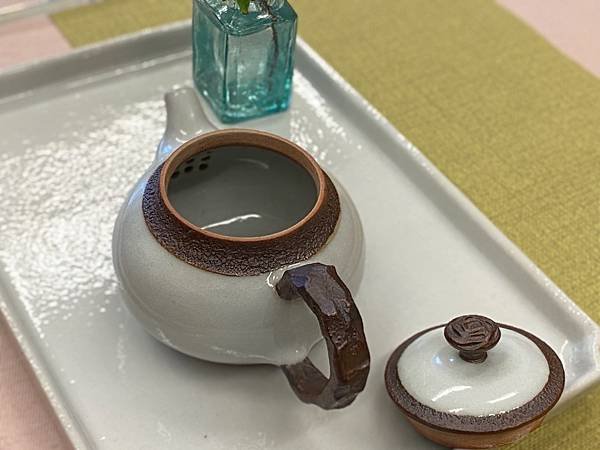 陳麗寬慕白陶壺-4.jpg