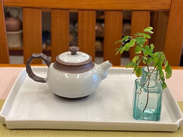 陳麗寬慕白陶壺-2.jpg