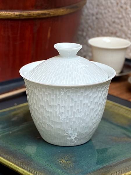 手刻瓷小蓋杯-4.jpg