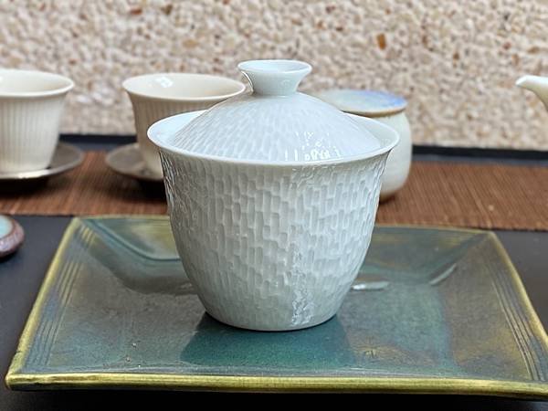 手刻瓷小蓋杯-2.jpg