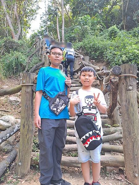 ღ『台中北屯。親子旅遊景點』大坑體能訓練場（超人氣森林遊樂場