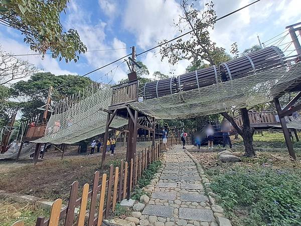 ღ『台中北屯。親子旅遊景點』大坑體能訓練場（超人氣森林遊樂場