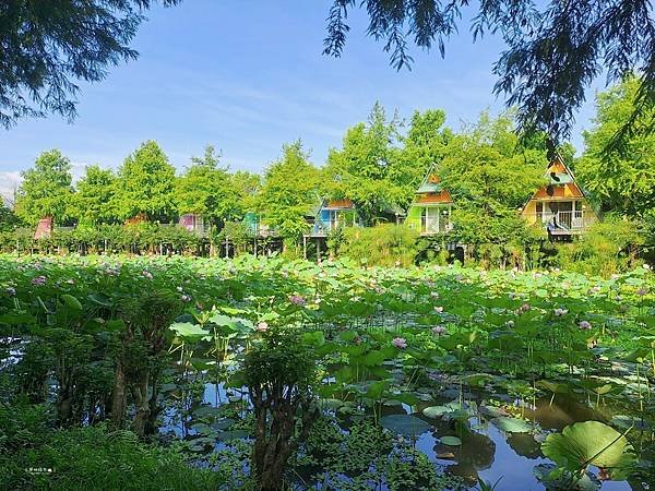 ღ『宜蘭冬山。親子景點民宿』風箏小木屋民宿（綠瓦七彩木屋／臨