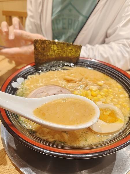 ღ『新竹東區。美味食記餐廳』屯京拉麵-新竹巨城店（道地東京豚