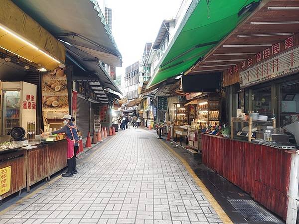 ღ『新北烏來。寵物親子景點』烏來老街一日遊（停車資訊／烏來泰