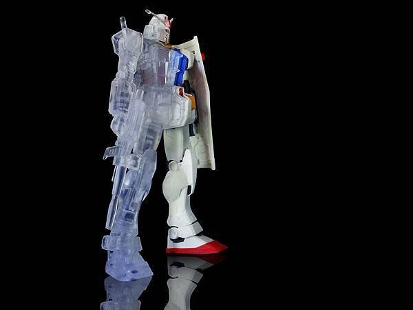 2020年 RX-78-2 ガンダム 半分クリアVER.  