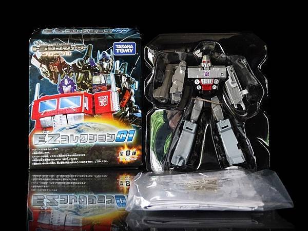 2011年 メガトロン  G1 破壊大帝 ( 高さ約 8cm