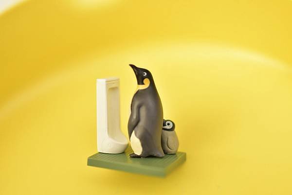 2019年 ペンギン 佐藤邦雄の動物たち つれ○○○2 海洋堂カプセルQミュージアム 動物を擬人化した作品 企鵝 ( 高さ約 3.3 cm ) 膠囊Q博物館 佐藤邦雄的動