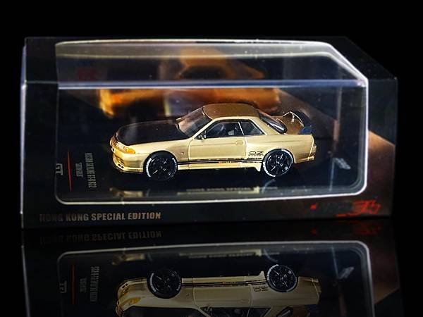 2019年 日産 スカイライン 1/64  イノモデル  （