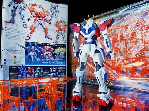 2015年 トライバーニングガンダム ガンダムビルドファイターズトライ ( 高さ約： 14 cm ) 1%2F144 HGBF TBG-011B 燃燒鋼彈 TRY BURNI