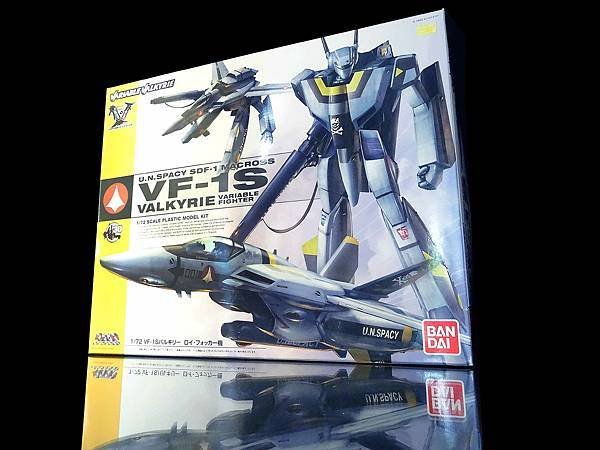 VF-1S 可変 バルキリー ロイ・フォッカー機 超時空要塞