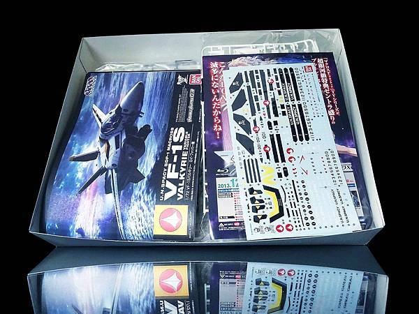 VF-1S 可変 バルキリー ロイ・フォッカー機 超時空要塞