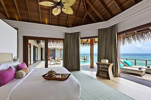 Dusit Thani Maldives2.jpg