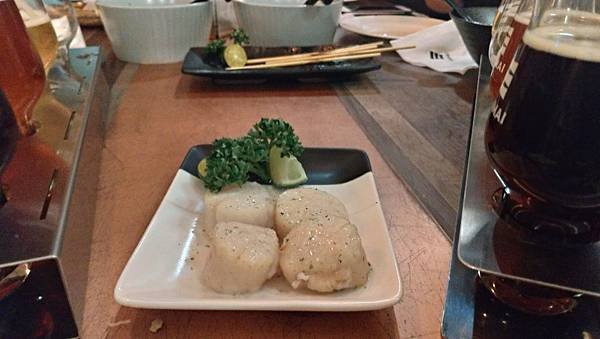 【台北】餐酒館SUNMAI BAR金色三麥精釀啤酒吧｜朋友聚