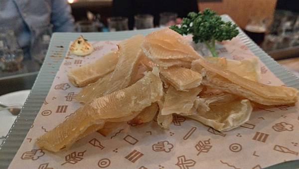 【台北】餐酒館SUNMAI BAR金色三麥精釀啤酒吧｜朋友聚