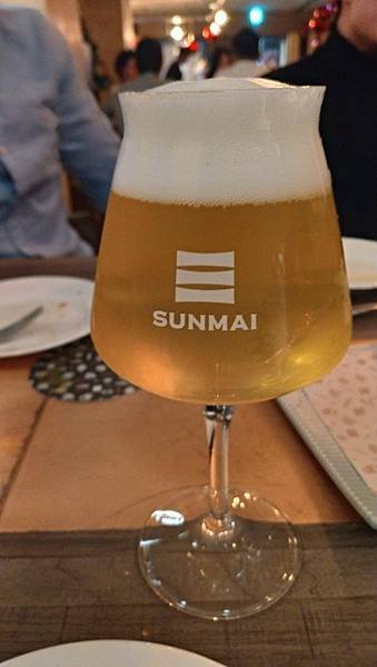 【台北】餐酒館SUNMAI BAR金色三麥精釀啤酒吧｜朋友聚