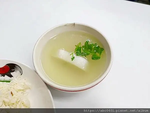 【泰國】曼谷小吃｜海南雞肉飯70元泰銖｜明姐海南雞飯เม้ง
