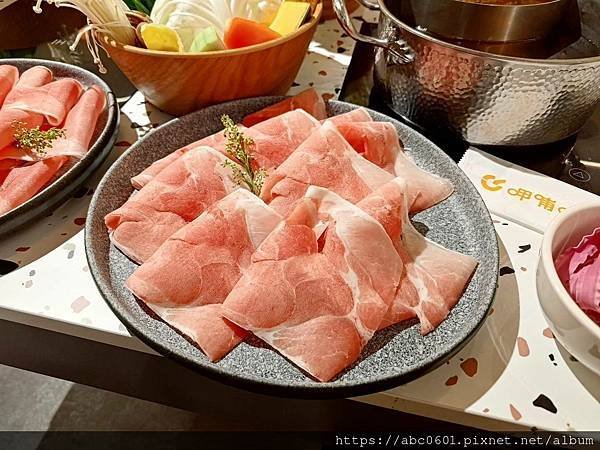 呷哺呷哺火鍋 ATT店