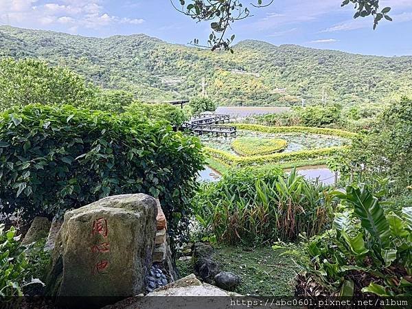 碧山巖開漳聖王廟的停車場旁，為臺北市